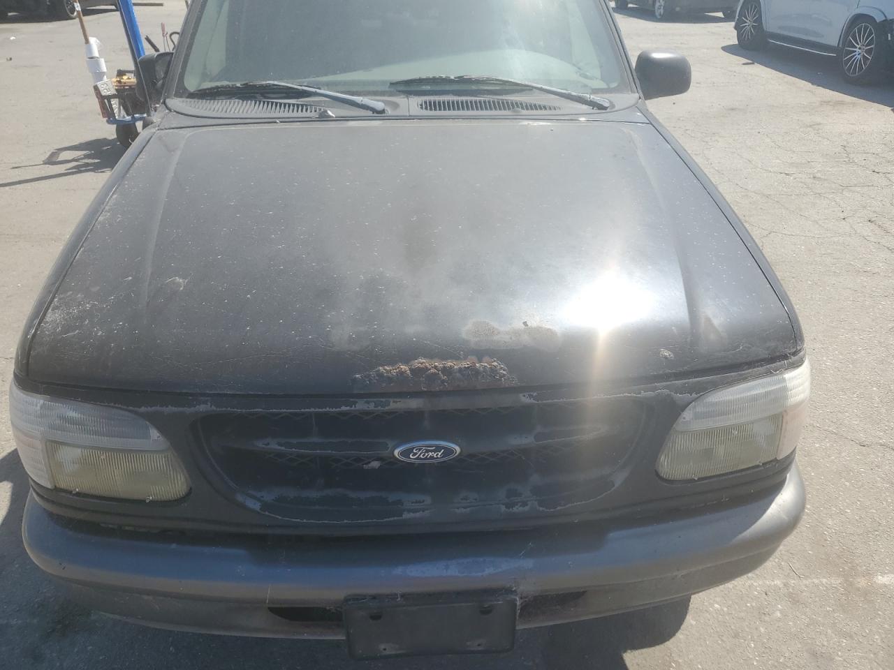 1998 Ford Explorer VIN: 1FMYU22E7WUB59641 Lot: 68386614