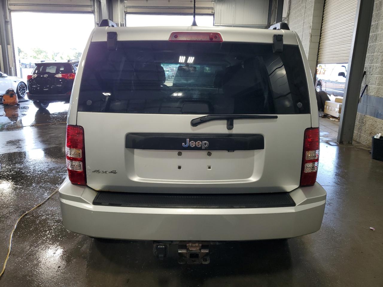 2012 Jeep Liberty (North America) - Image 6