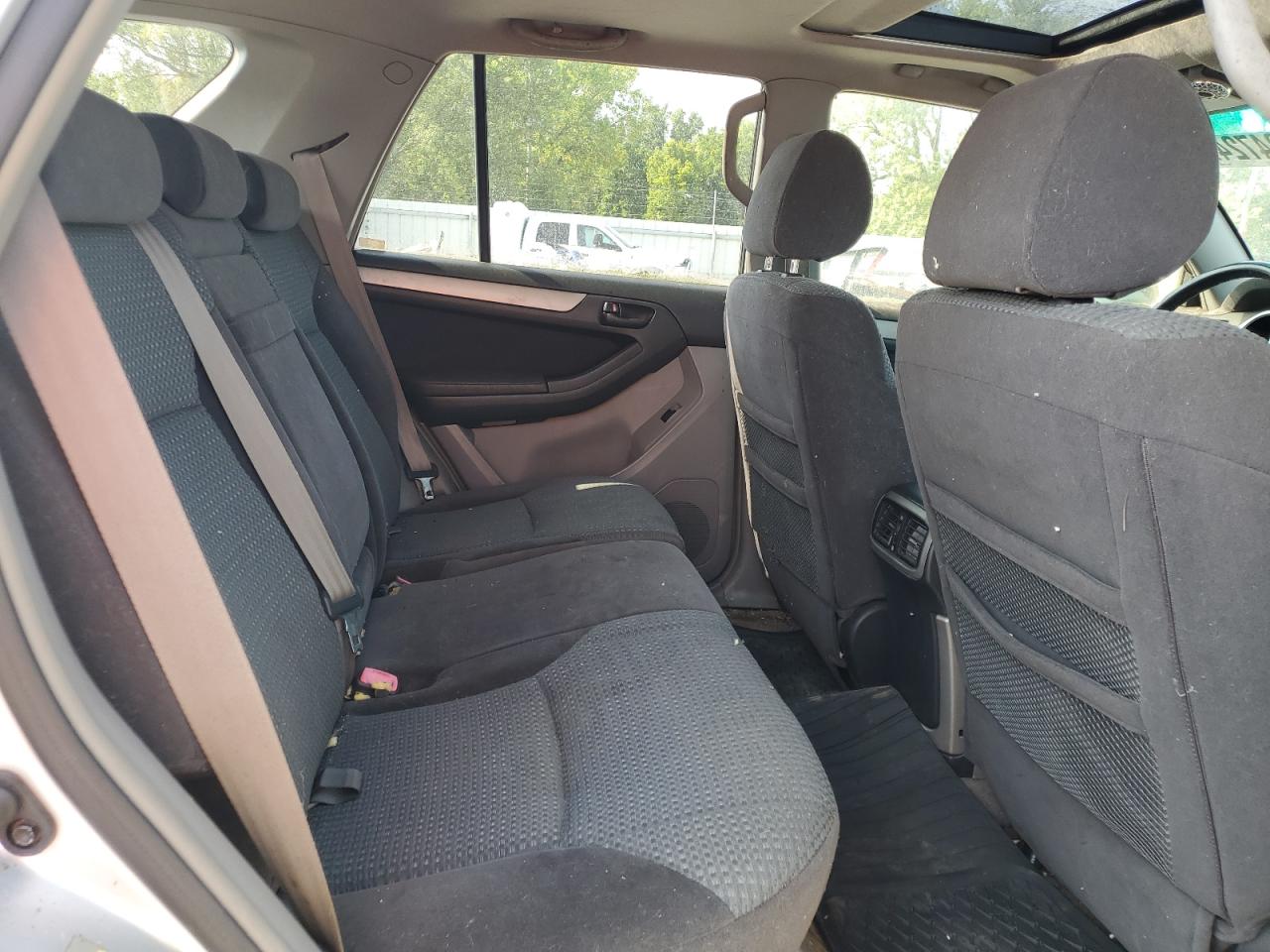 2005 Toyota 4Runner - Image 11
