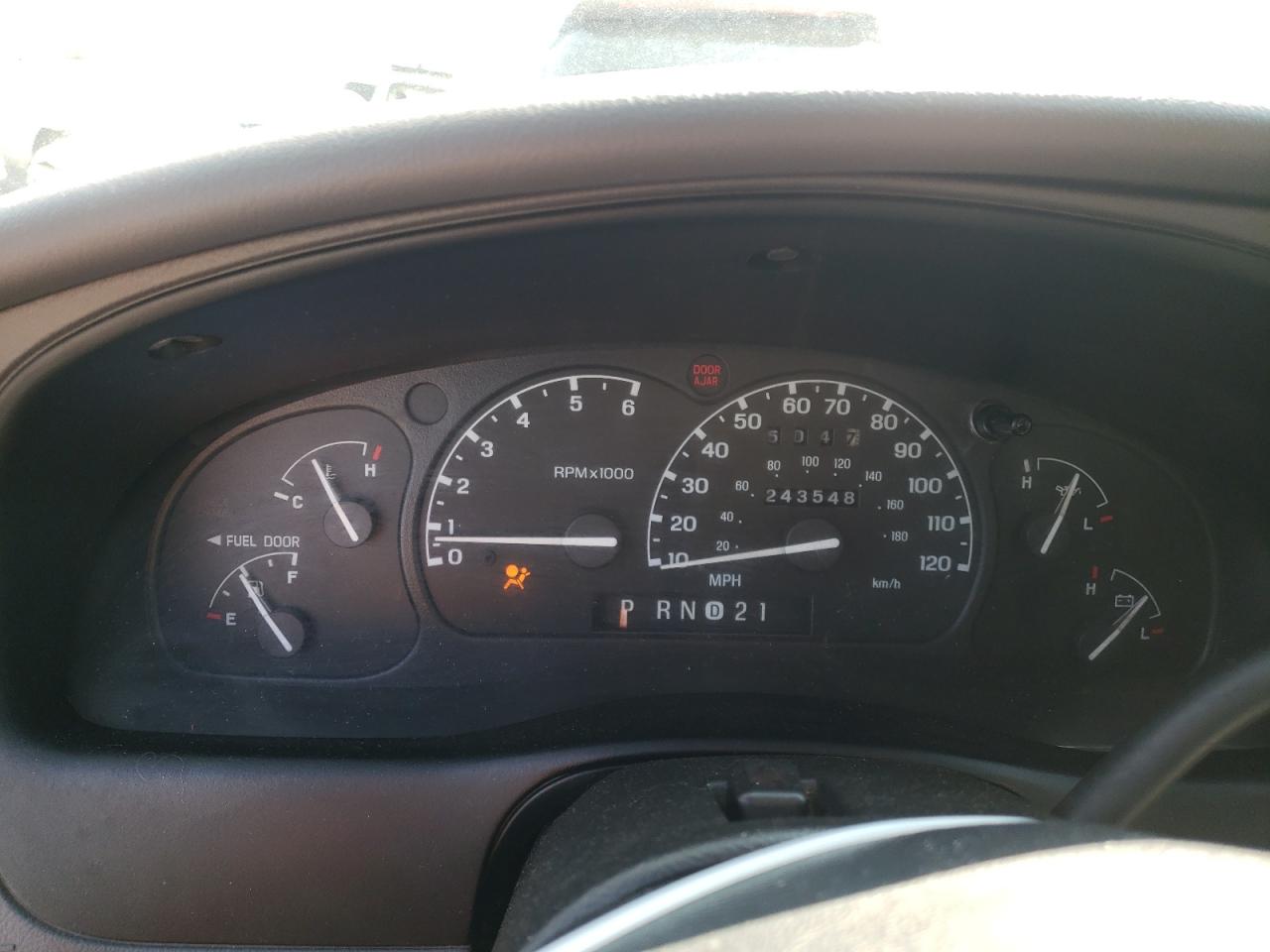 2000 Ford Explorer Xlt VIN: 1FMDU73E6YUB51625 Lot: 63055885