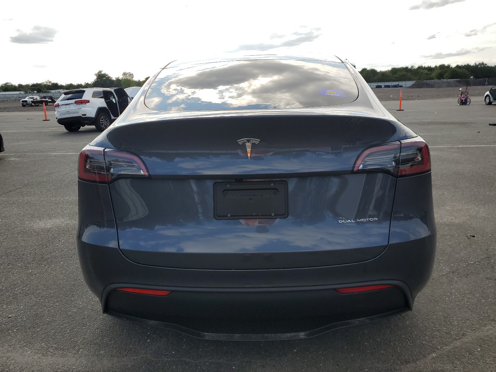 7SAYGDEE0PA177413 2023 Tesla Model Y