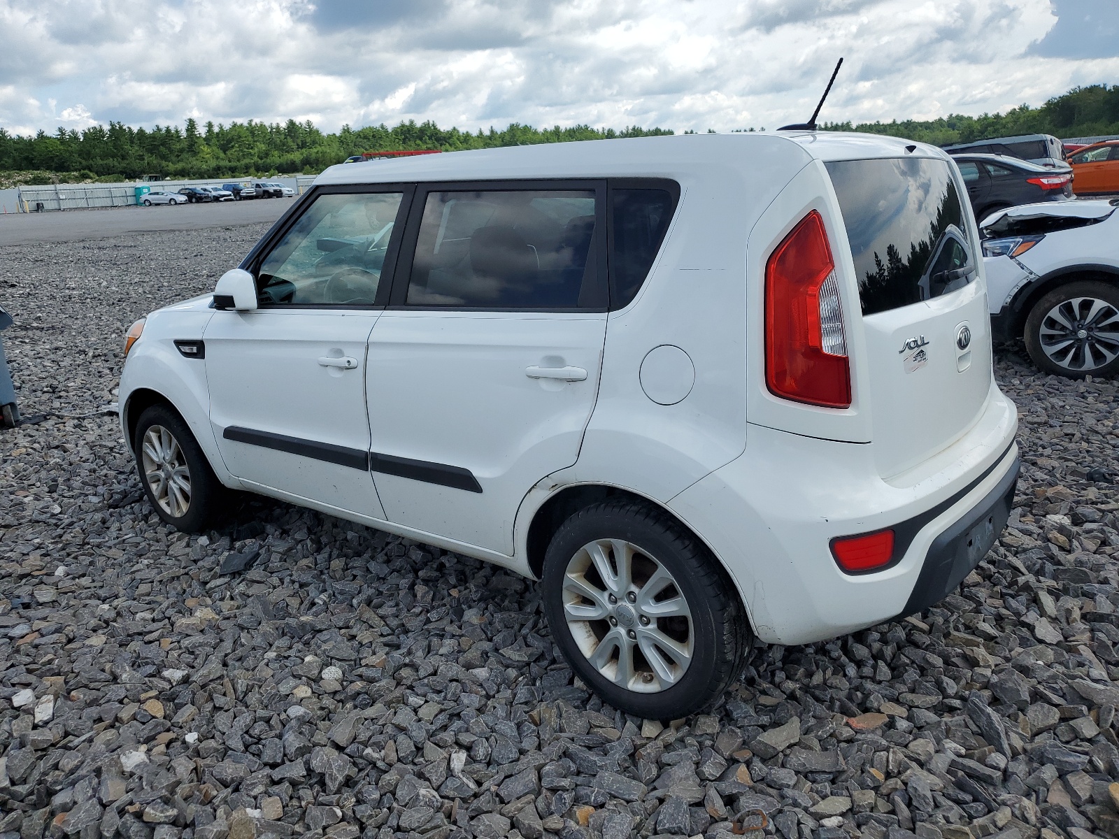 2013 Kia Soul vin: KNDJT2A5XD7575592