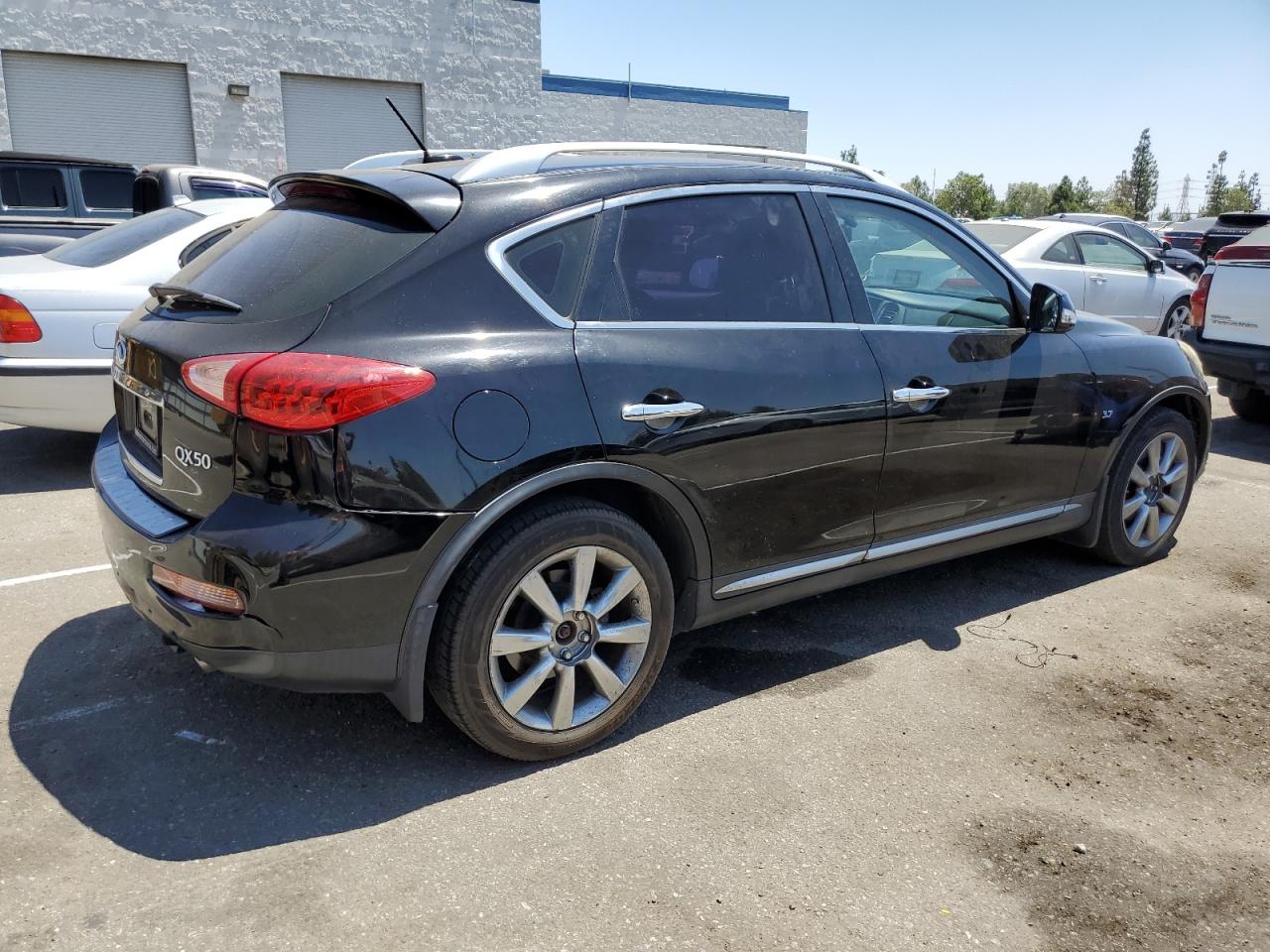 2017 Infiniti QX50 - Image 3