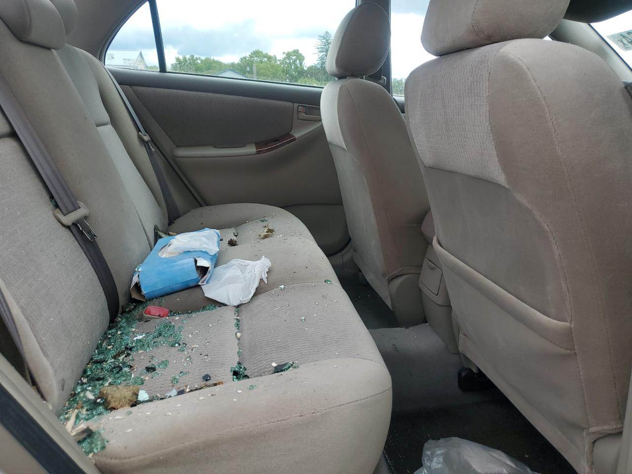 2005 Toyota Corolla Ce VIN: 2T1BR30E15C412890 Lot: 68002664