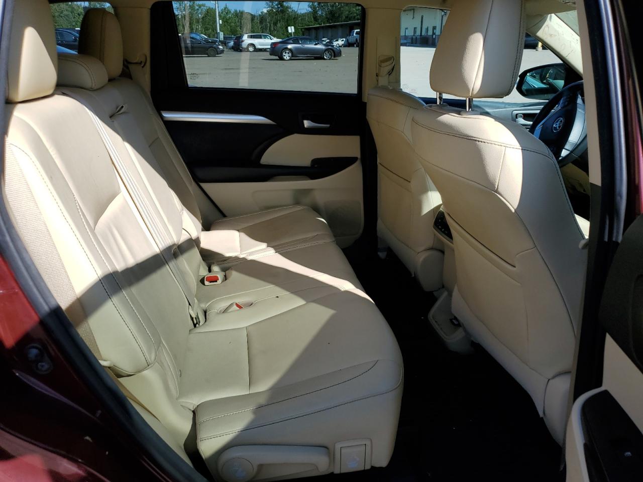 2016 Toyota Highlander Xle VIN: 5TDJKRFH7GS307110 Lot: 67370064