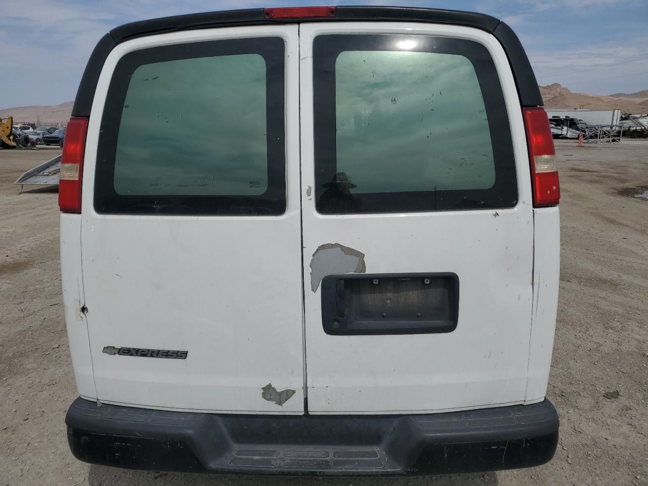 1GCFG15XX81224769 2008 Chevrolet Express G1500