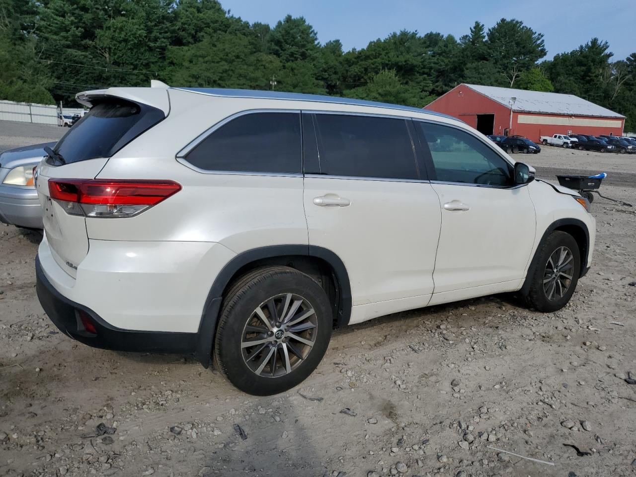 5TDJZRFH1HS514167 2017 Toyota Highlander Se