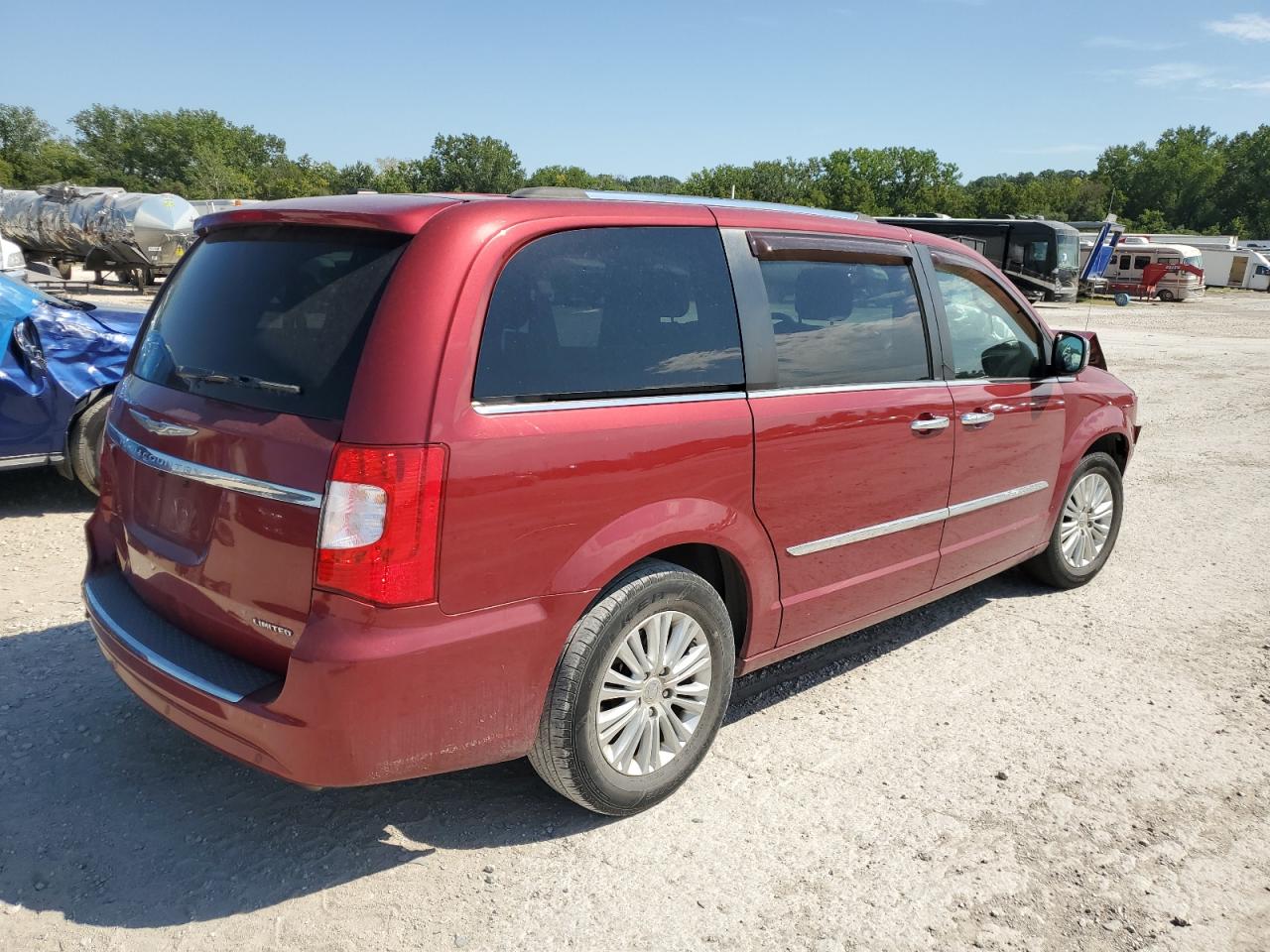 2012 Chrysler Town & Country - Image 3