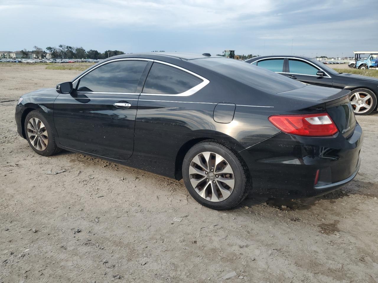 1HGCT1B85FA008001 2015 HONDA ACCORD - Image 2