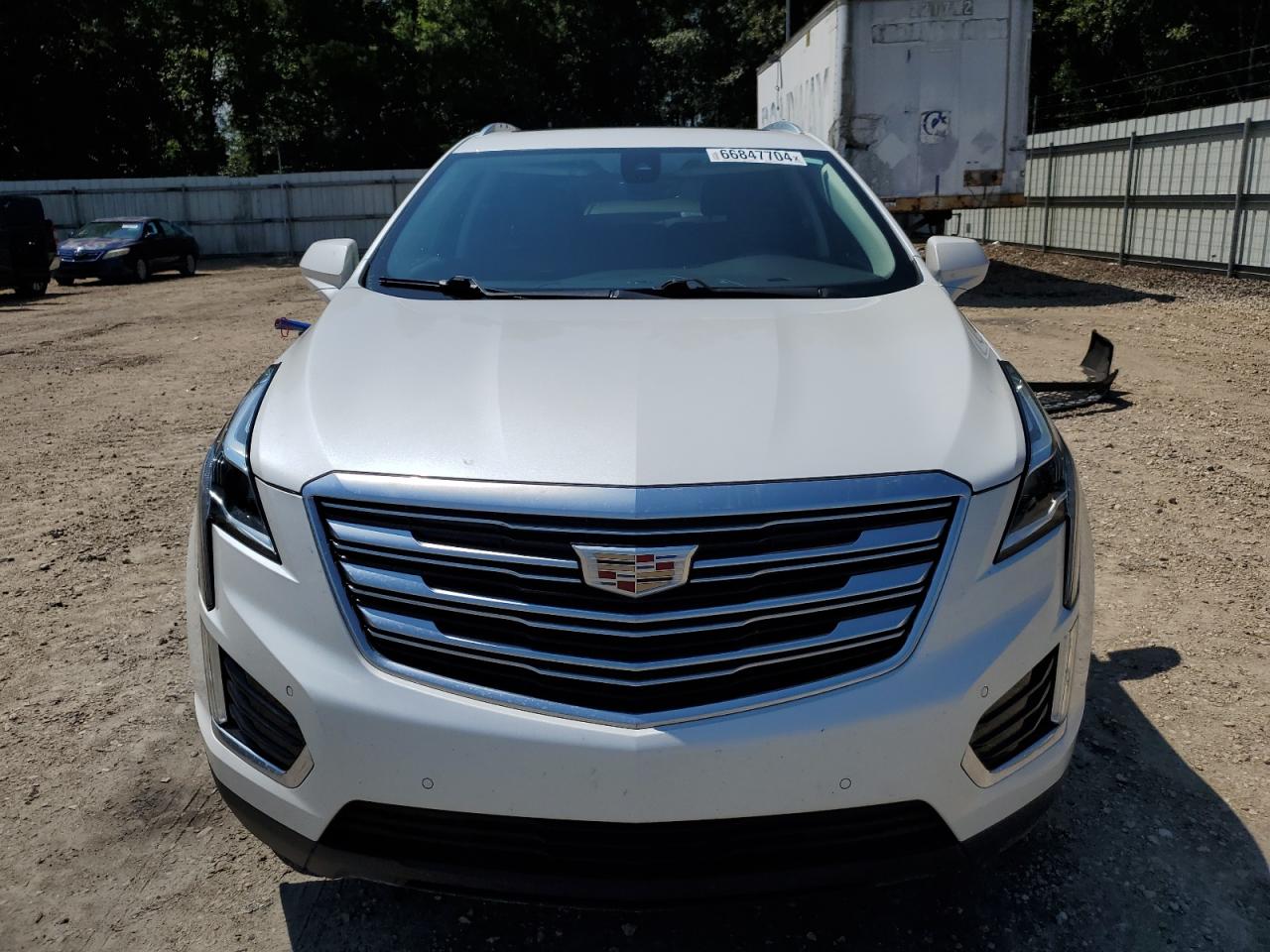 VIN 1GYKNERS9KZ102076 2019 CADILLAC XT5 no.5