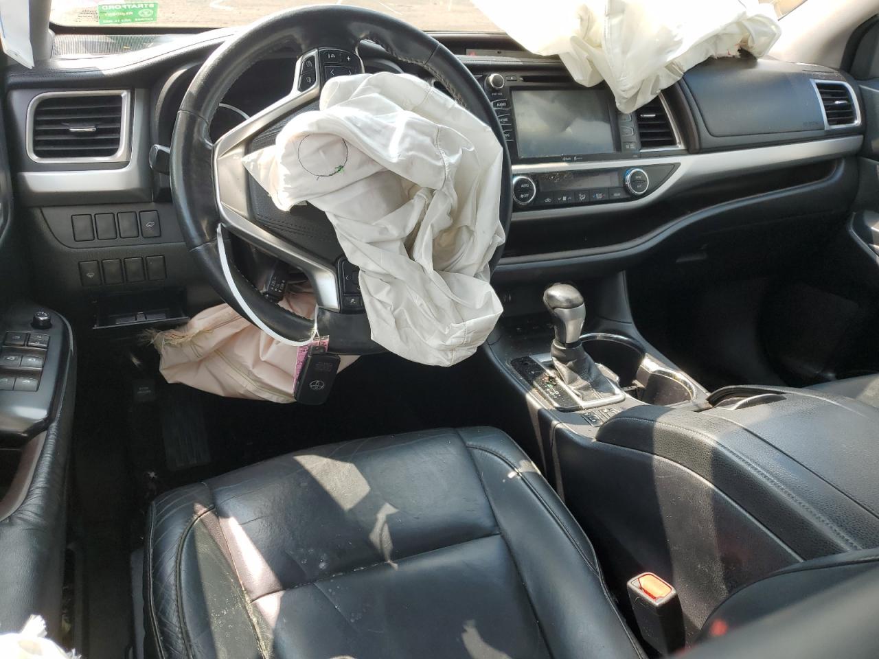 2015 Toyota Highlander Xle VIN: 5TDJKRFH8FS132672 Lot: 67350554