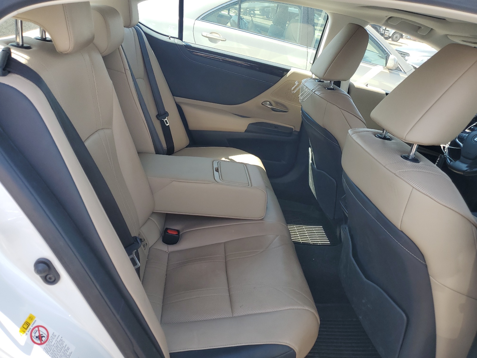 JTHB21B15K2032219 2019 Lexus Es 300H