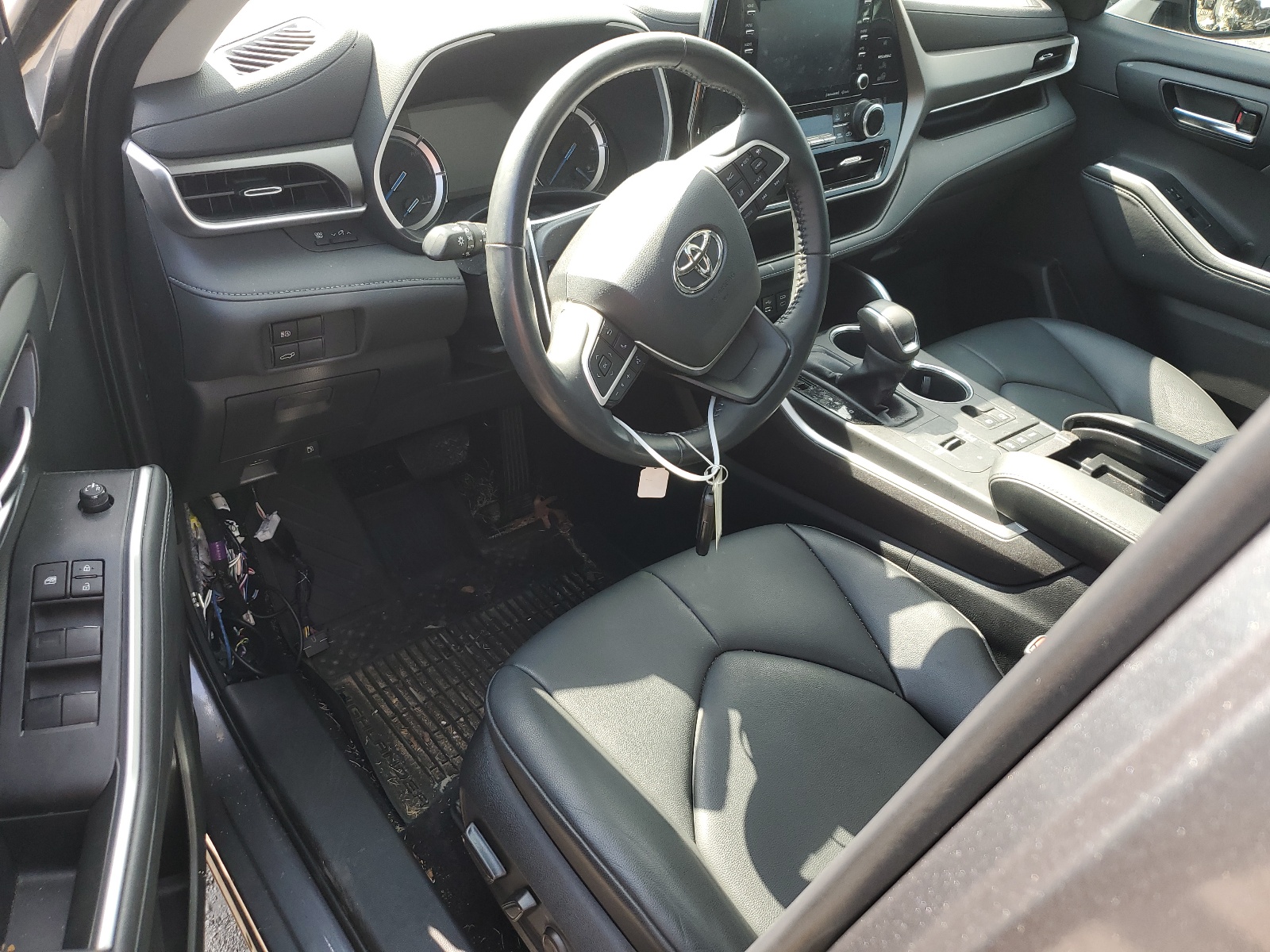 5TDGBRCH8NS555779 2022 Toyota Highlander Hybrid Xle