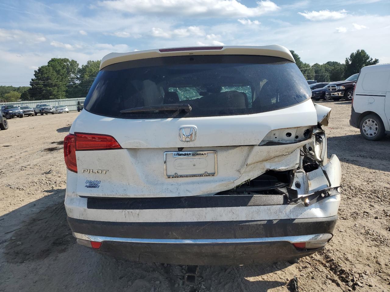 2017 Honda Pilot Elite VIN: 5FNYF6H05HB022081 Lot: 67266244