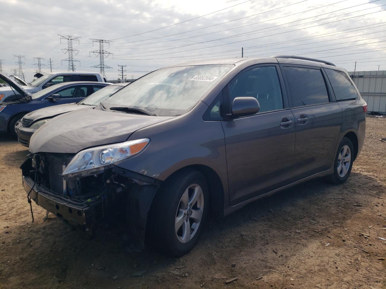 5TDKZ3DC9KS994863 2019 TOYOTA SIENNA - Image 1