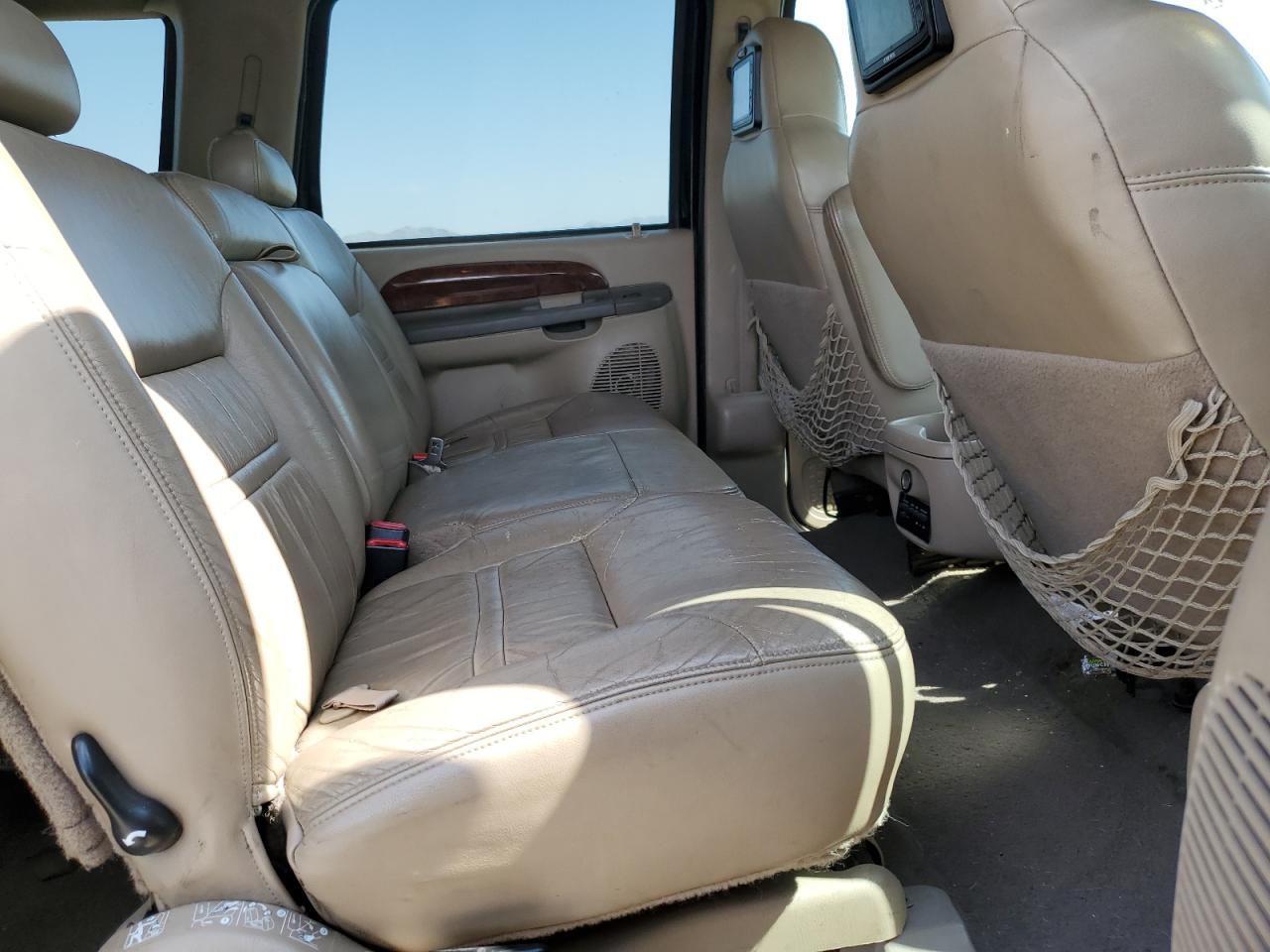 2000 Ford Excursion Limited VIN: 1FMNU43S1YED92074 Lot: 65238394