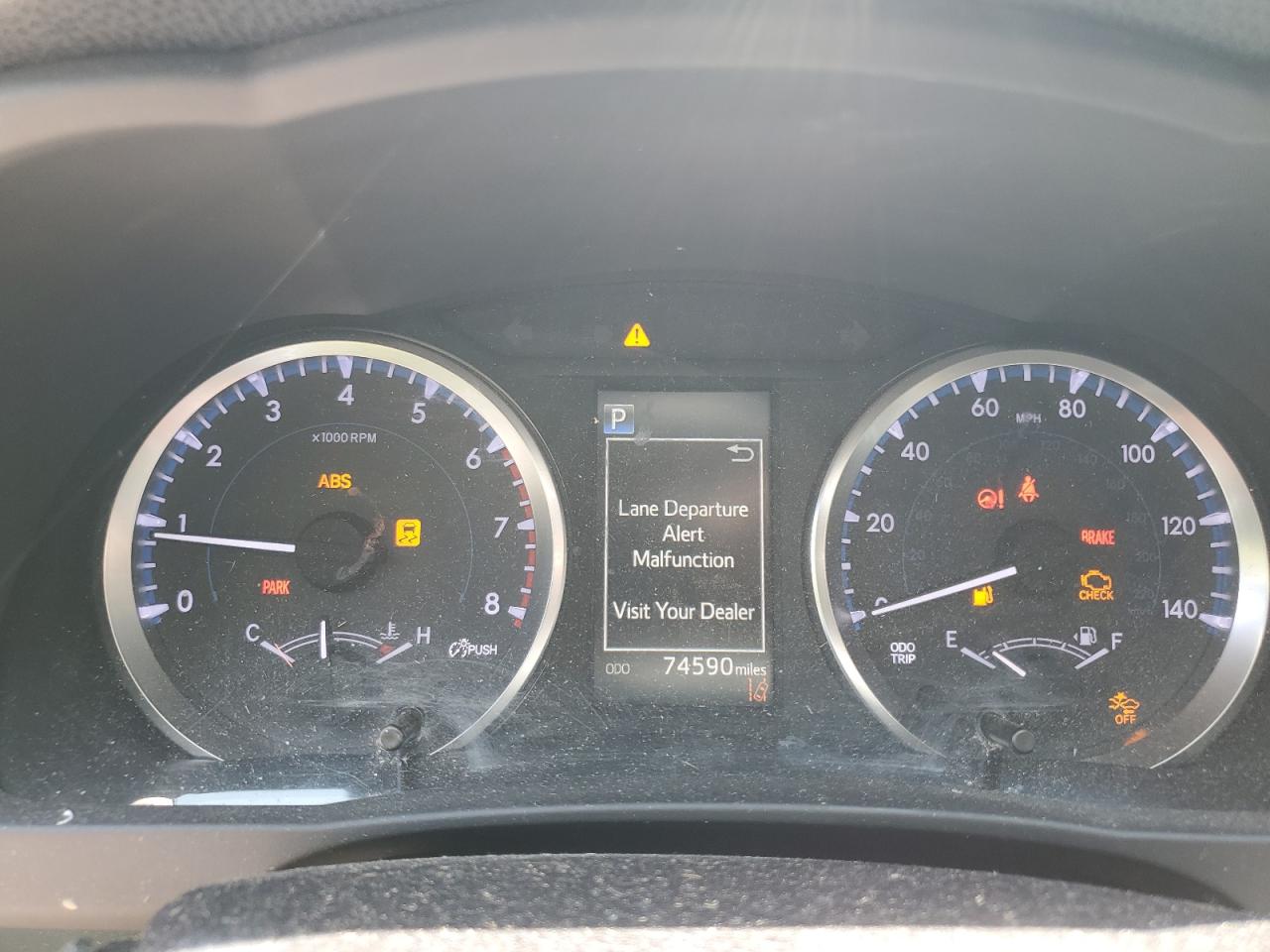 2018 Toyota Highlander Le VIN: 5TDZARFH1JS040205 Lot: 64968194