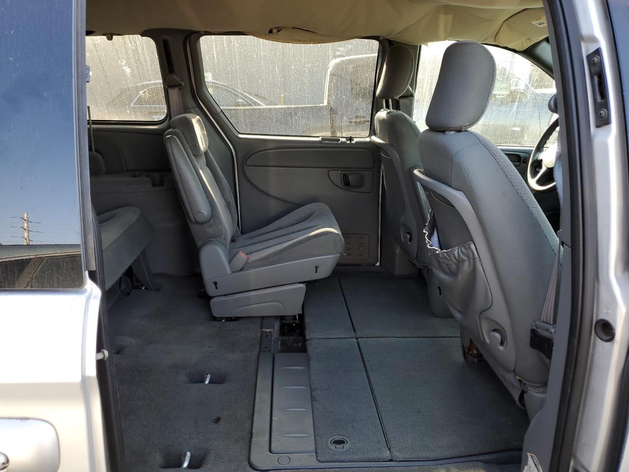 2005 Dodge Grand Caravan Se VIN: 2D4GP24R95R172400 Lot: 66803754