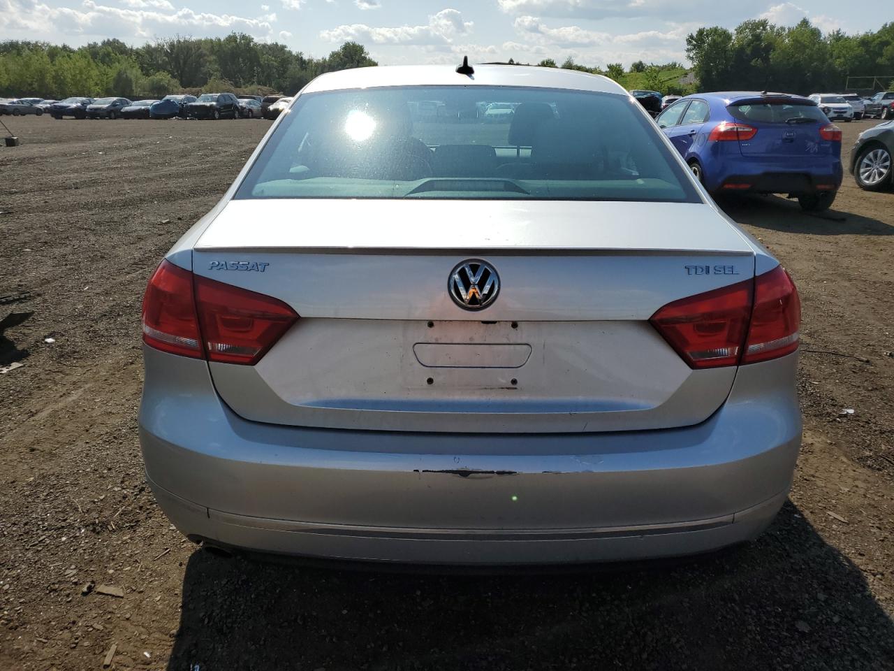 2015 Volkswagen Passat Sel VIN: 1VWCV7A3XFC069394 Lot: 68617564