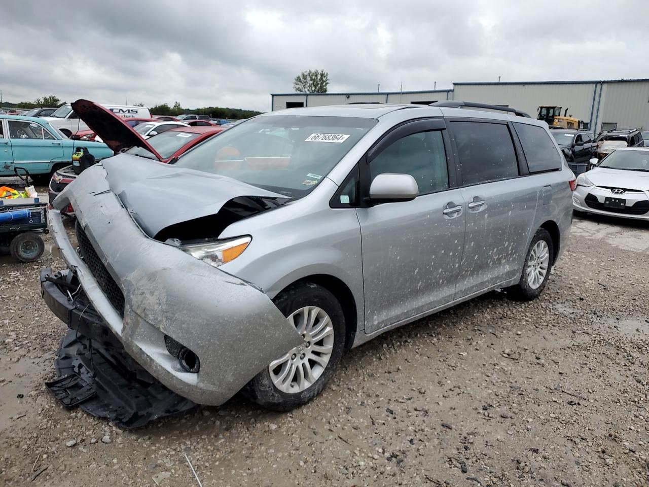 5TDYZ3DC9HS804014 2017 TOYOTA SIENNA - Image 1