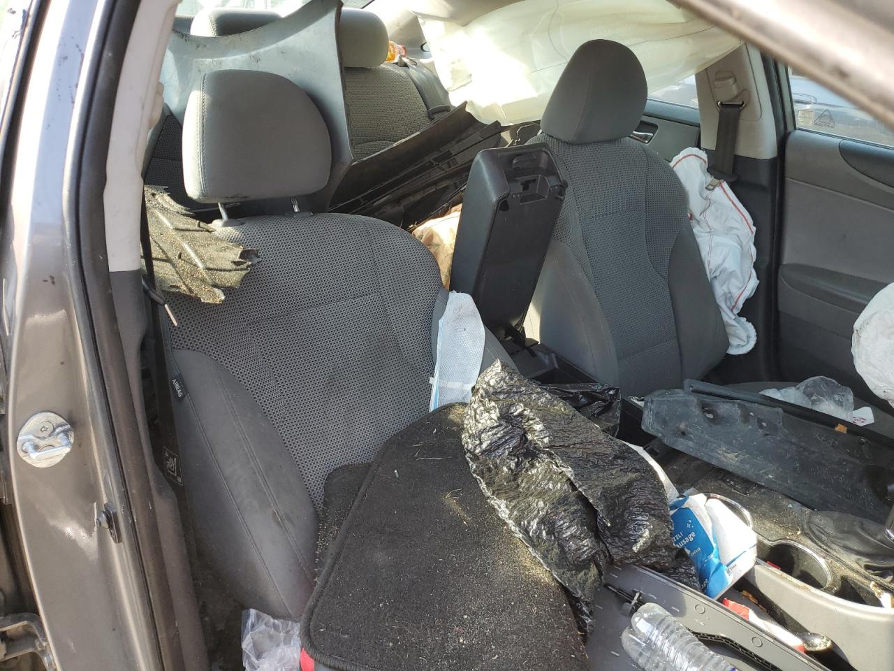 2014 Hyundai Sonata - Image 13