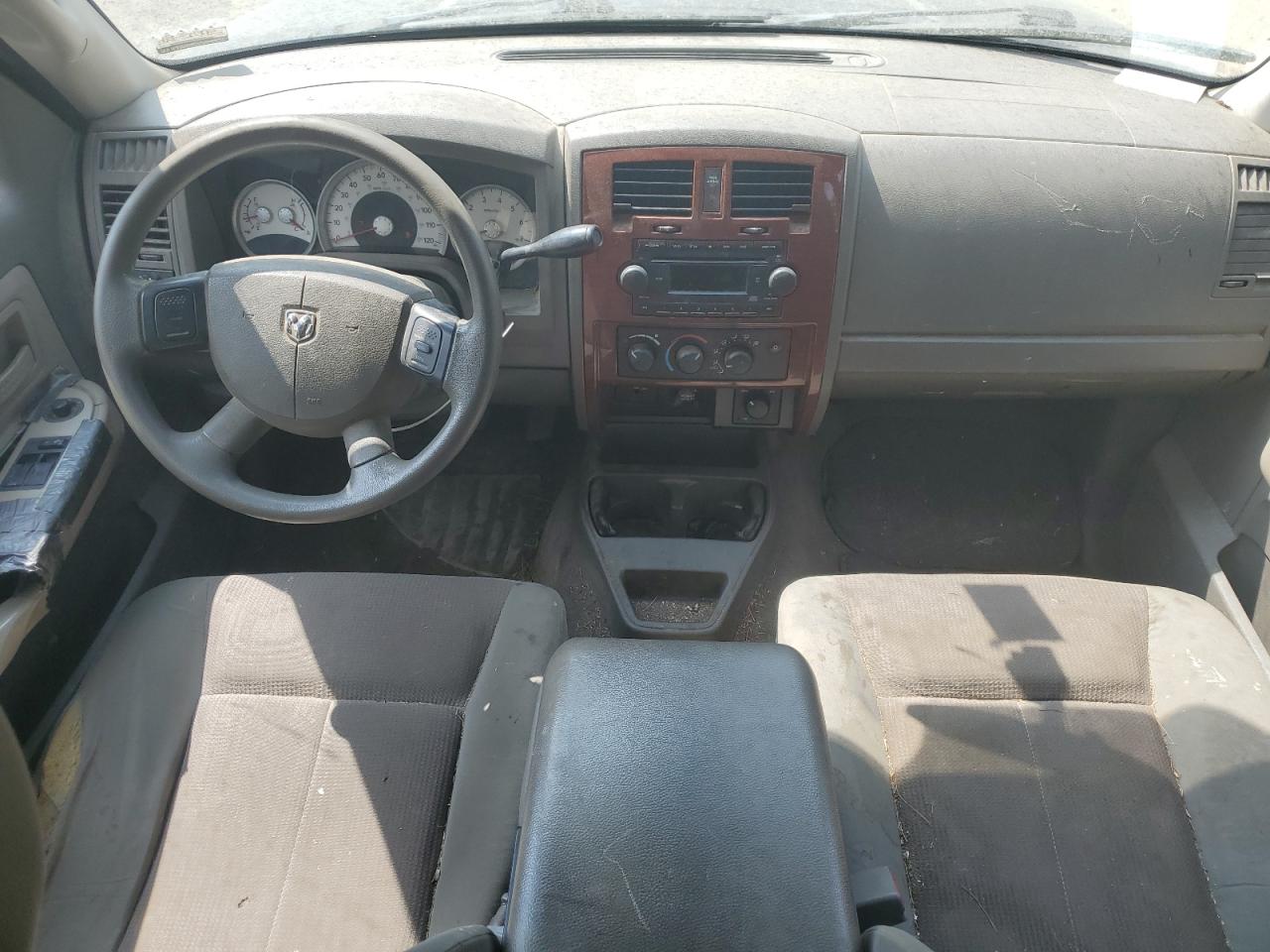 2005 Dodge Dakota - Image 8