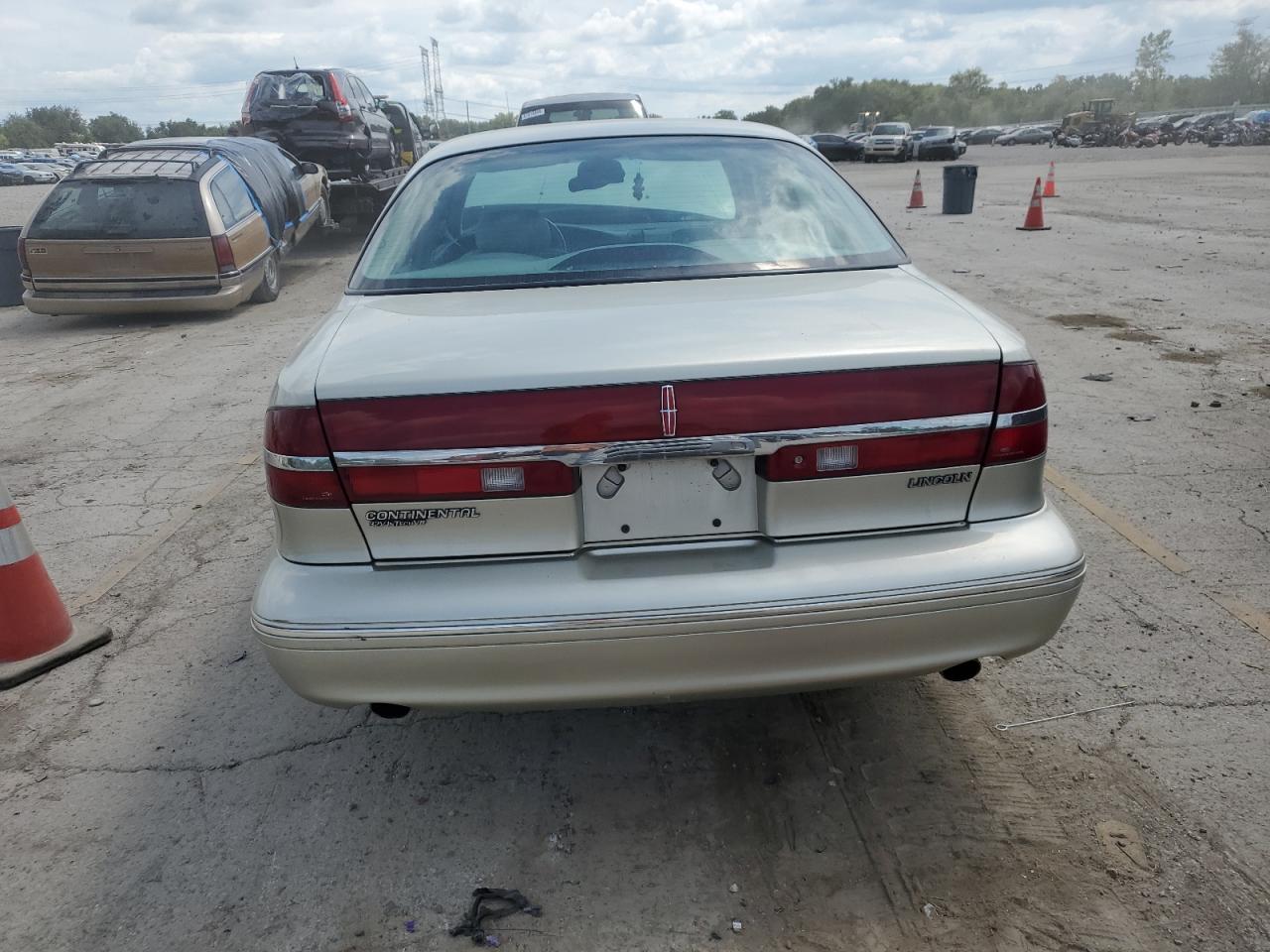 1LNLM97V7VY731116 1997 Lincoln Continental