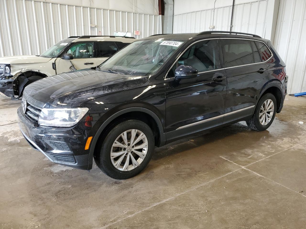 3VV2B7AX5JM125552 2018 VOLKSWAGEN TIGUAN - Image 1