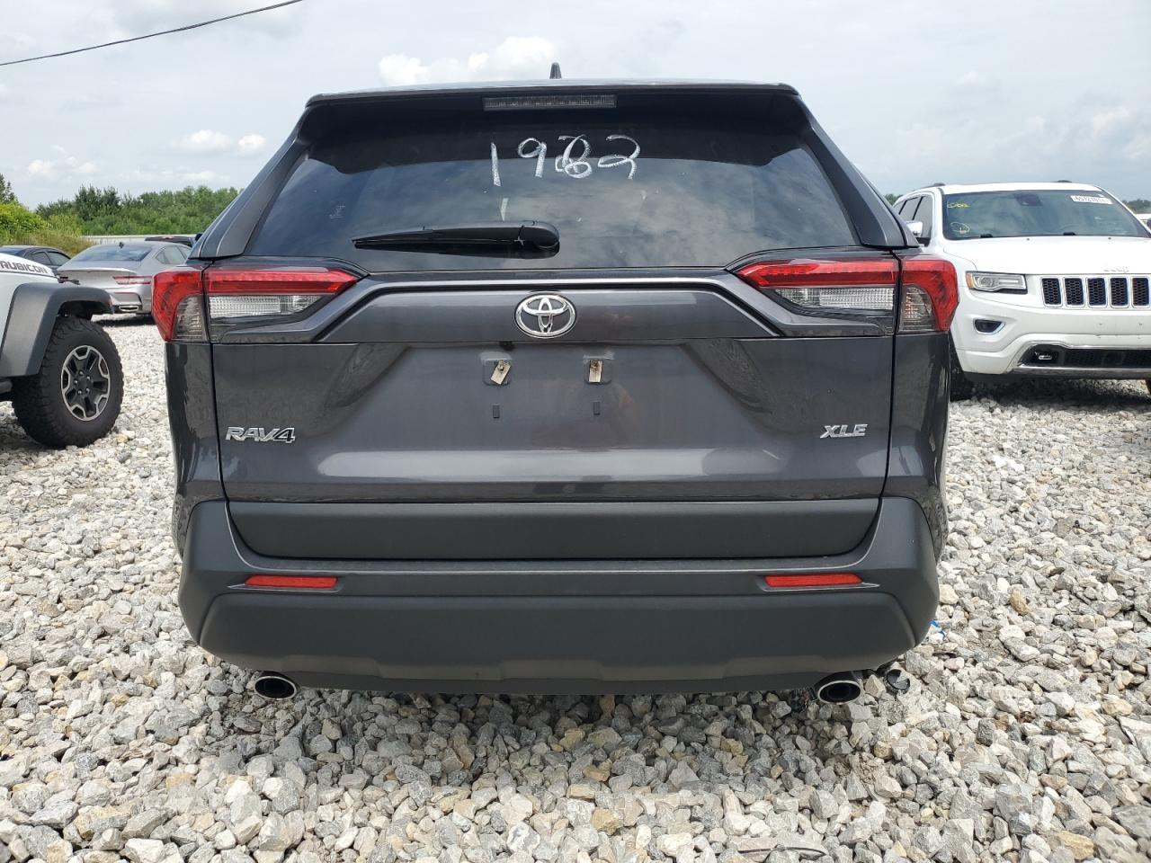 2020 Toyota Rav4 Xle VIN: JTMW1RFV0LJ021962 Lot: 65172714