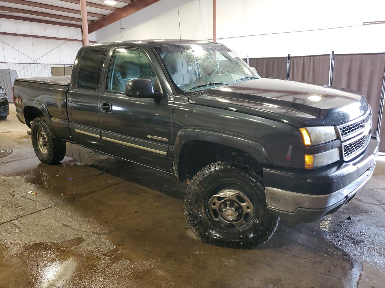 2005 Chevrolet Silverado - Image 4