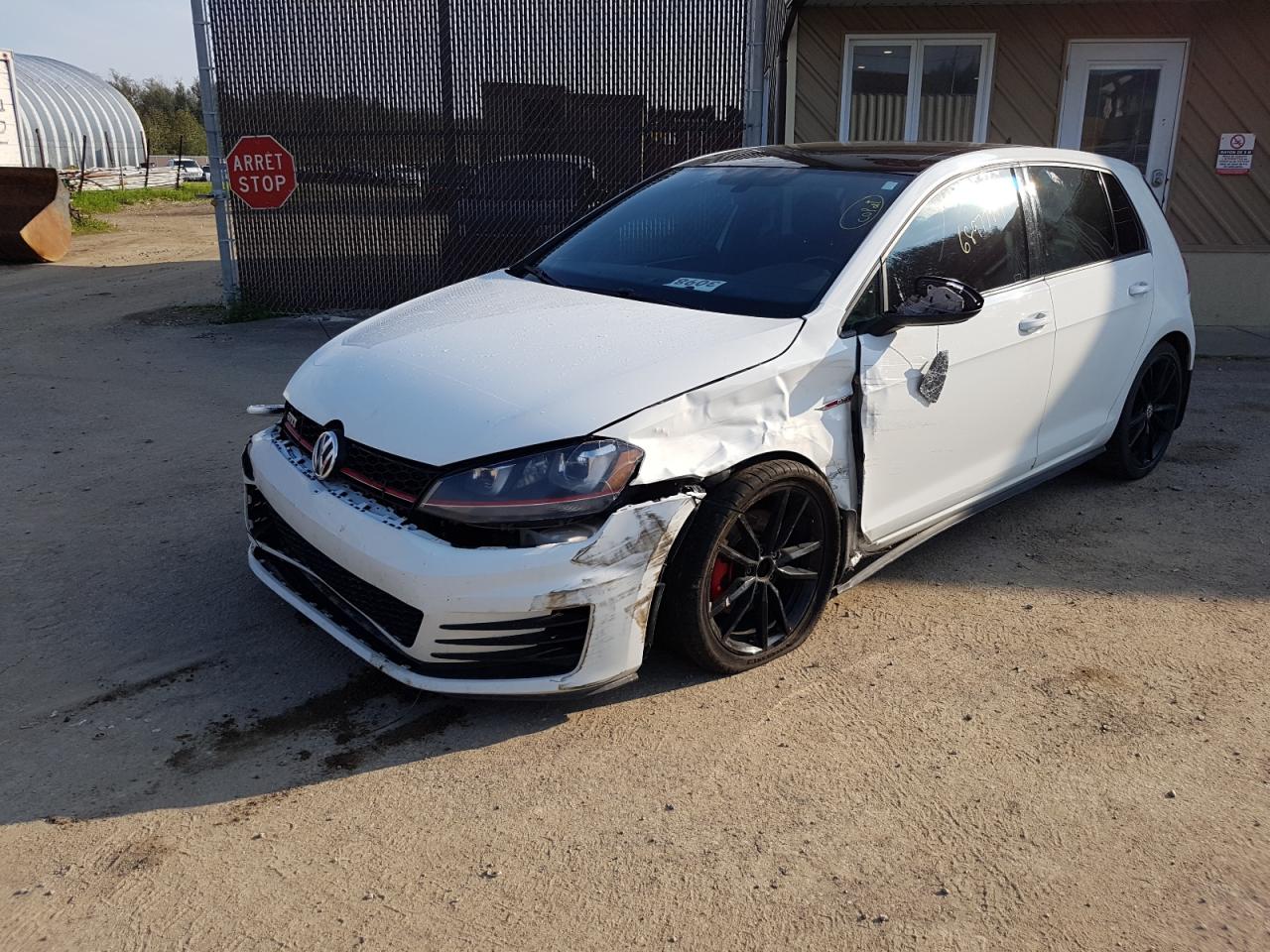 3VW4T7AU9HM053417 2017 VOLKSWAGEN GTI - Image 1