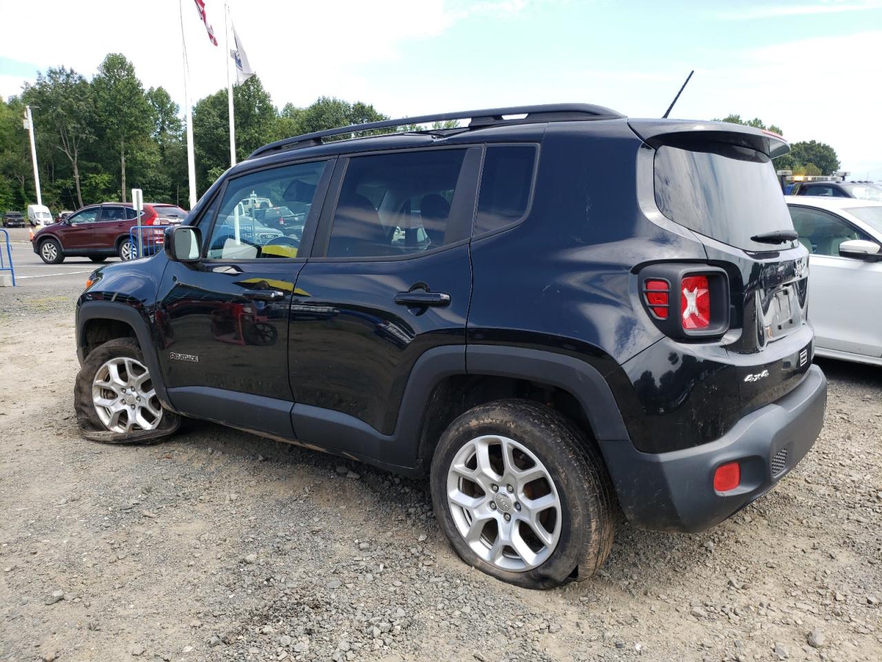 VIN ZACCJBBB3HPF67040 2017 JEEP RENEGADE no.2