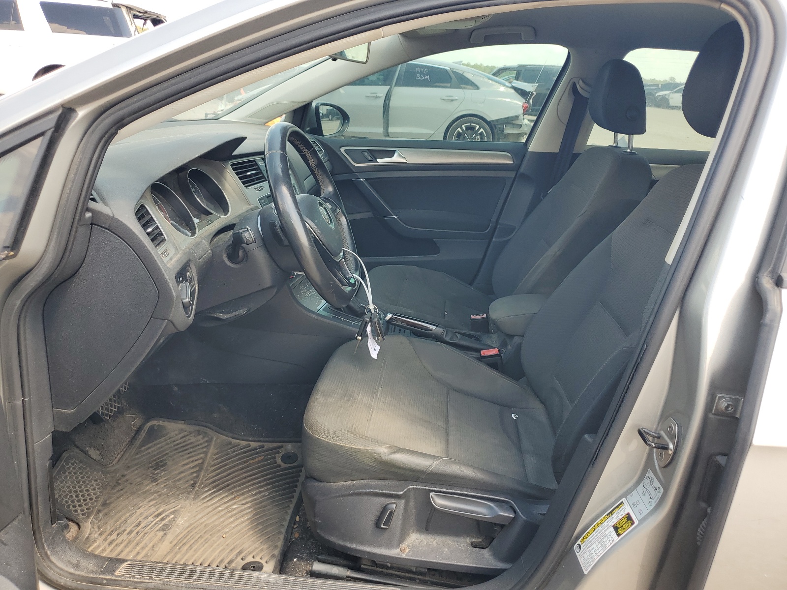 3VW217AU5HM015678 2017 Volkswagen Golf S