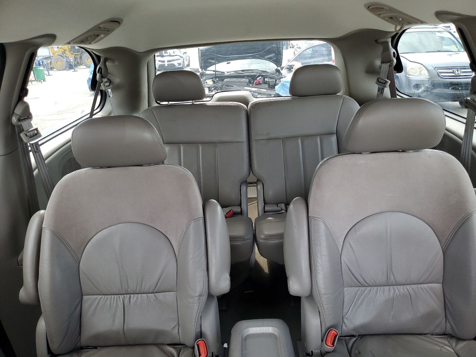 2C8GP64L52R644151 2002 Chrysler Town & Country Limited