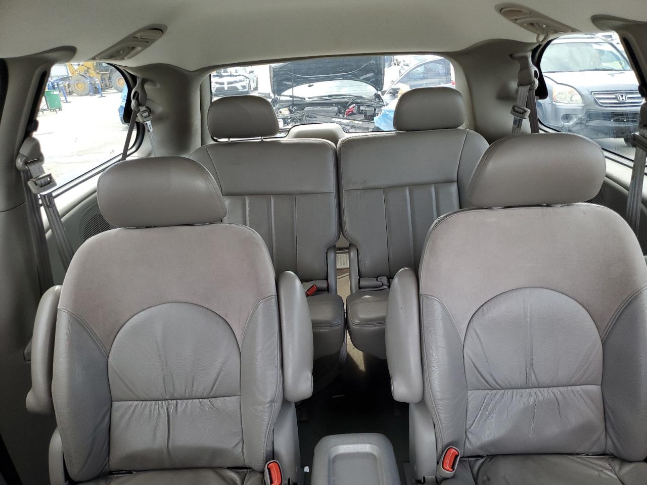 2002 Chrysler Town & Country Limited VIN: 2C8GP64L52R644151 Lot: 68234854