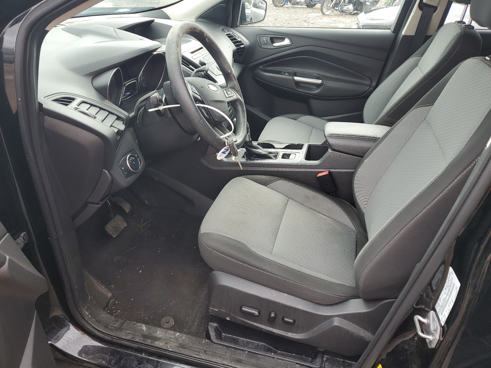 1FMCU9G96HUA95626 2017 Ford Escape Se