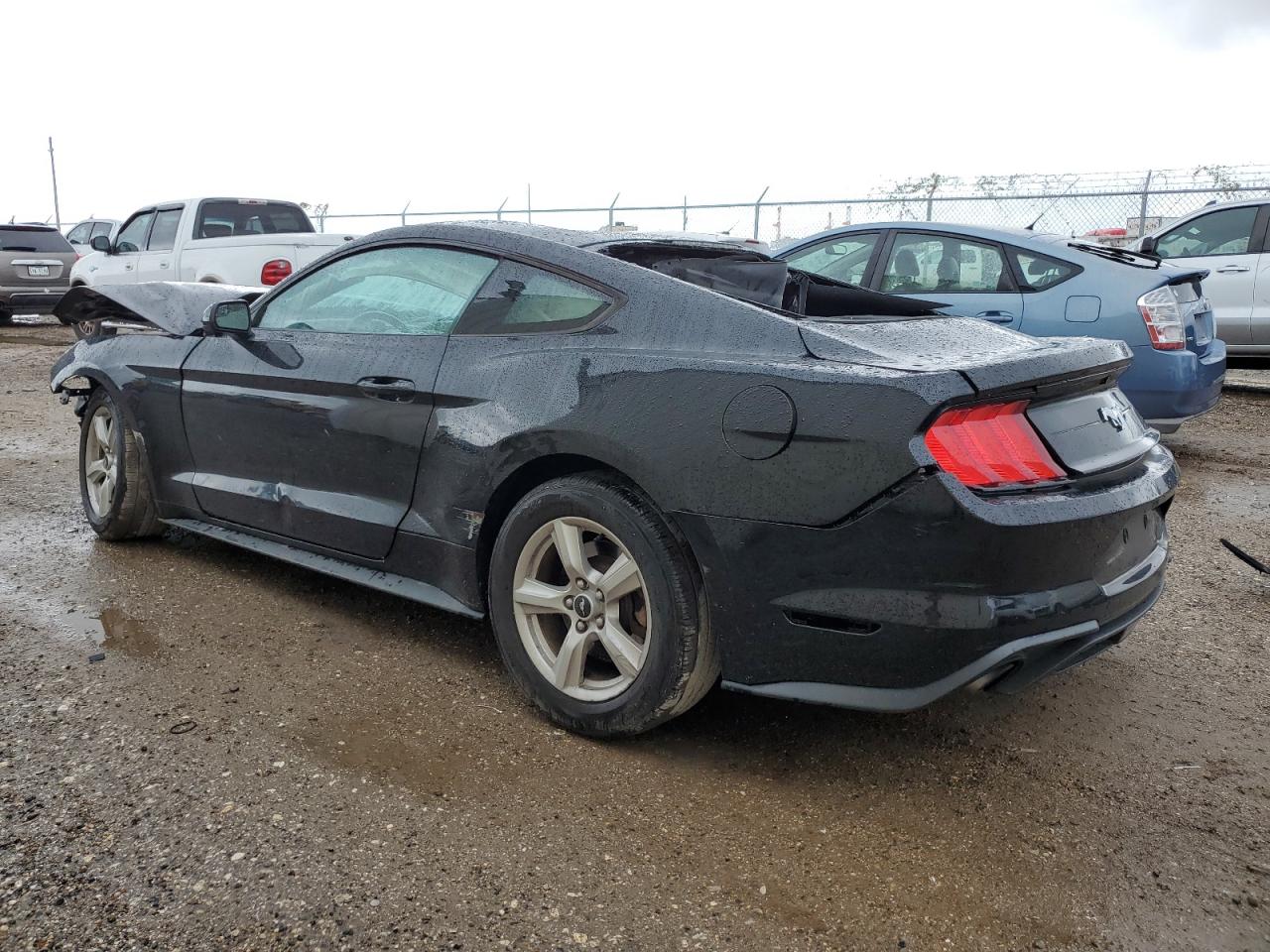 1FA6P8TH4J5117063 2018 Ford Mustang