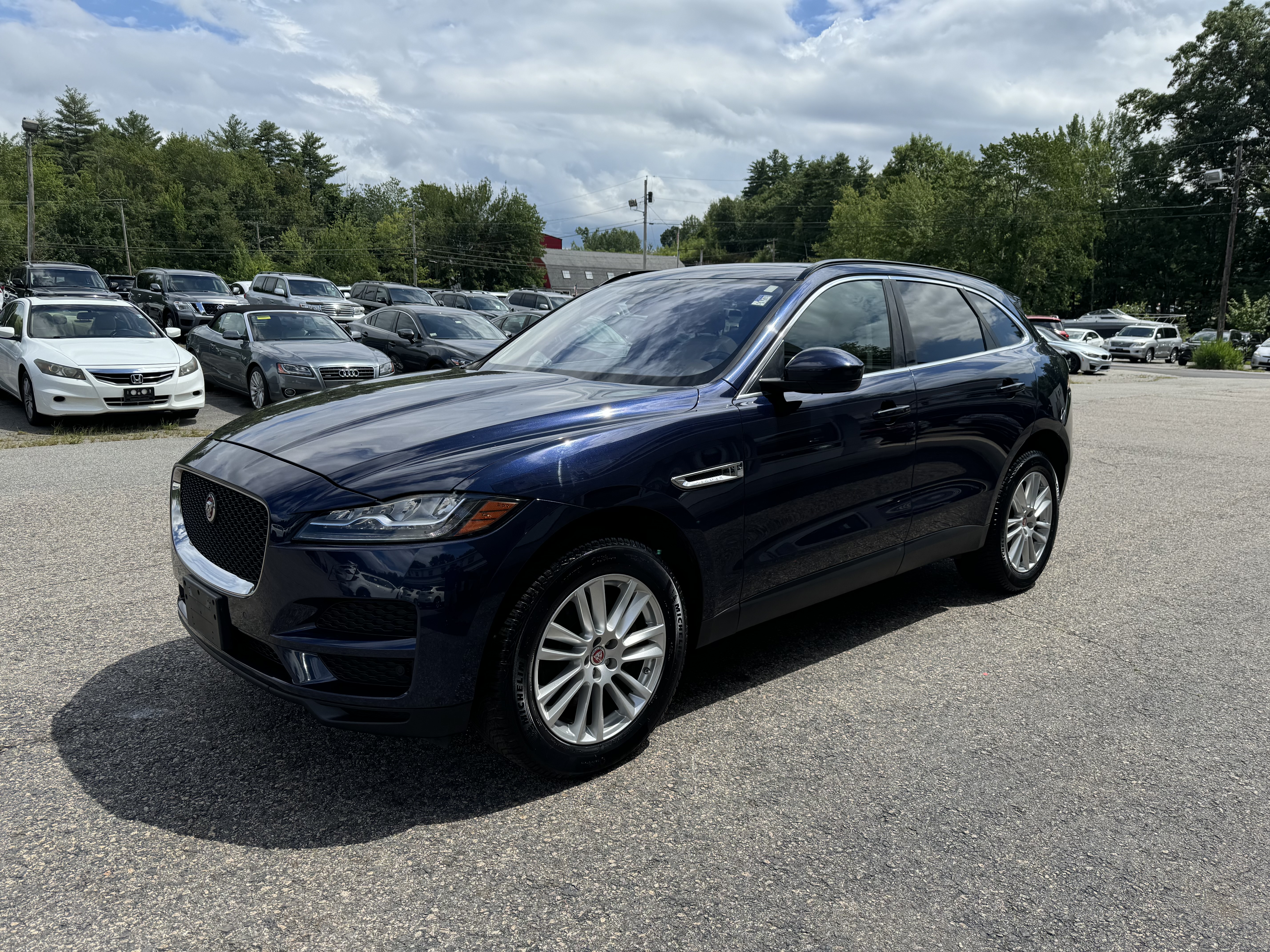 2017 Jaguar F-Pace Prestige vin: SADCK2BV2HA060738