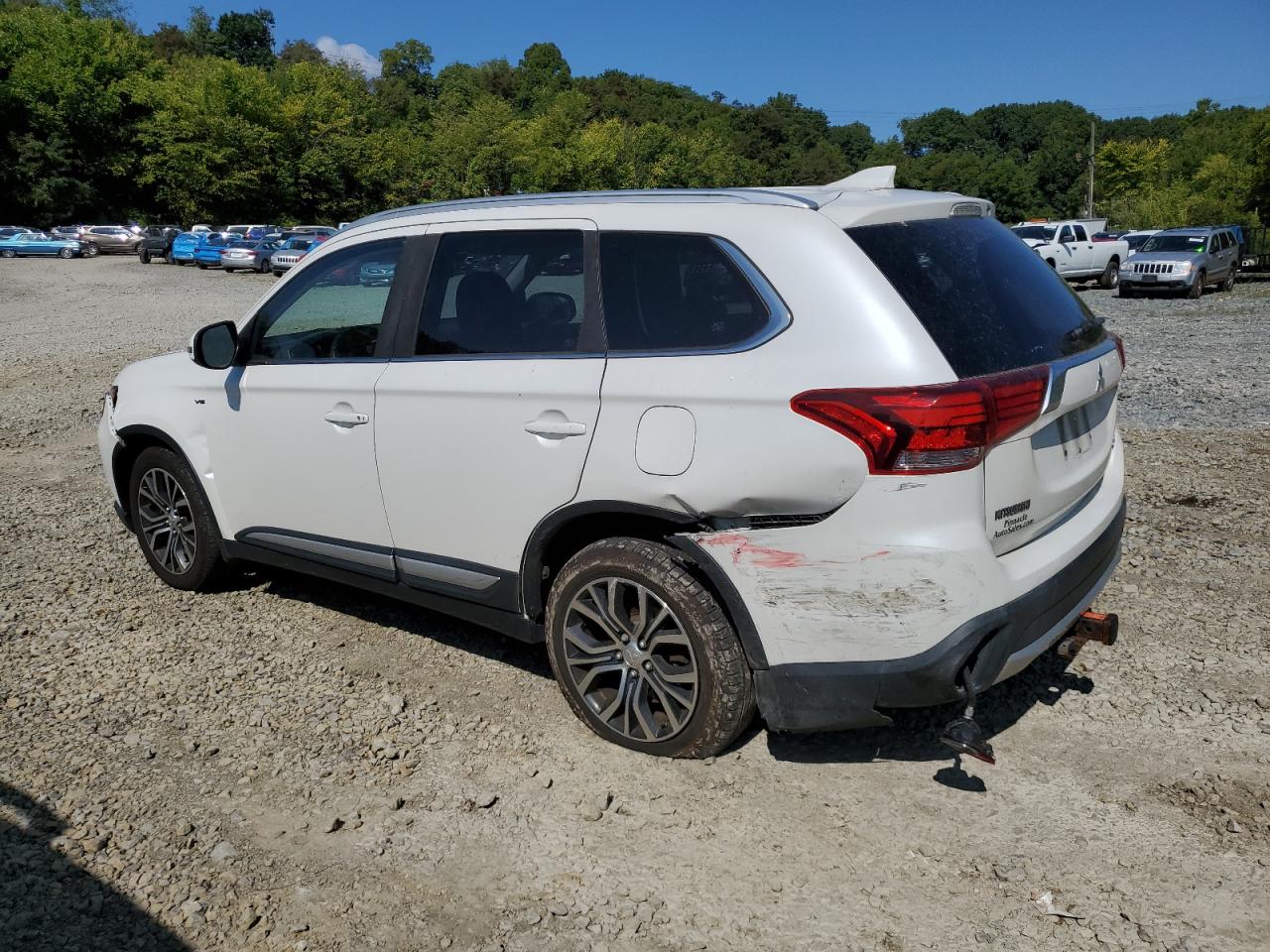 JA4JZ4AX3HZ031564 2017 MITSUBISHI OUTLANDER - Image 2