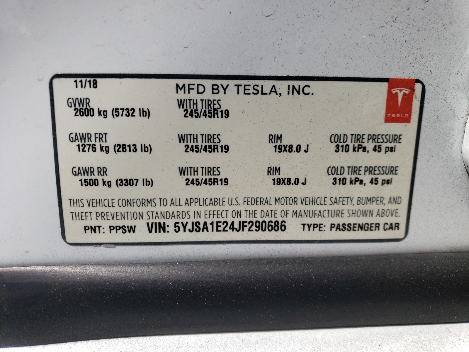 5YJSA1E24JF290686 2018 Tesla Model S