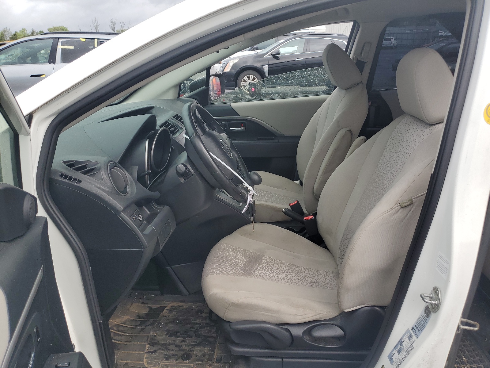 JM1CW2CL8C0126690 2012 Mazda 5