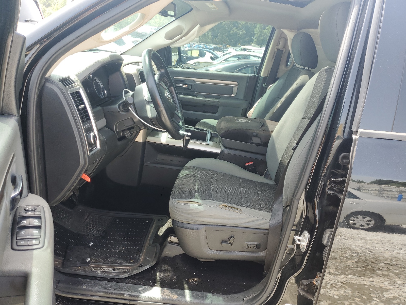 1C6RR7LT0ES433221 2014 Ram 1500 Slt