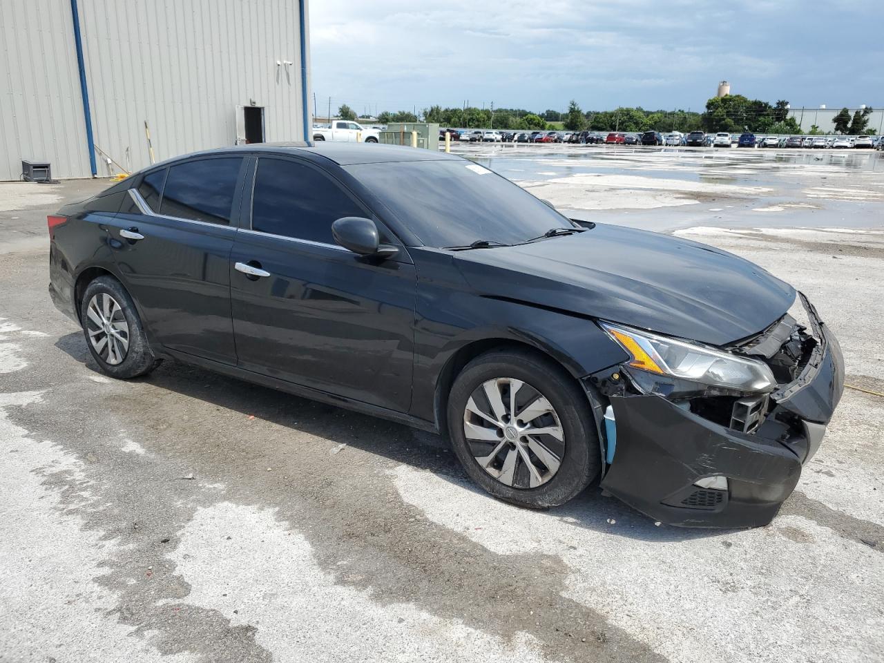 2019 Nissan Altima - Image 4