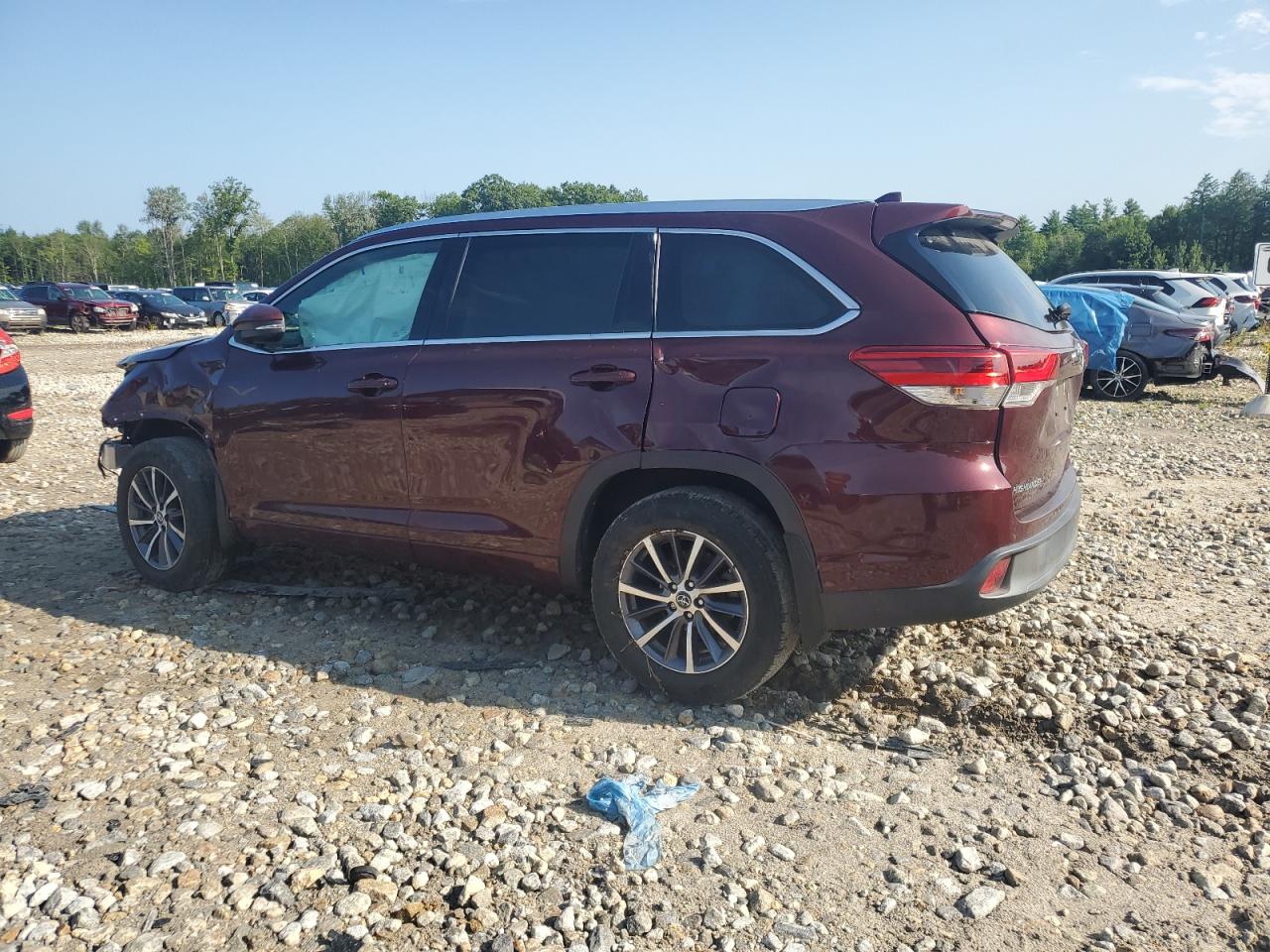 5TDJZRFH1JS821912 2018 TOYOTA HIGHLANDER - Image 2