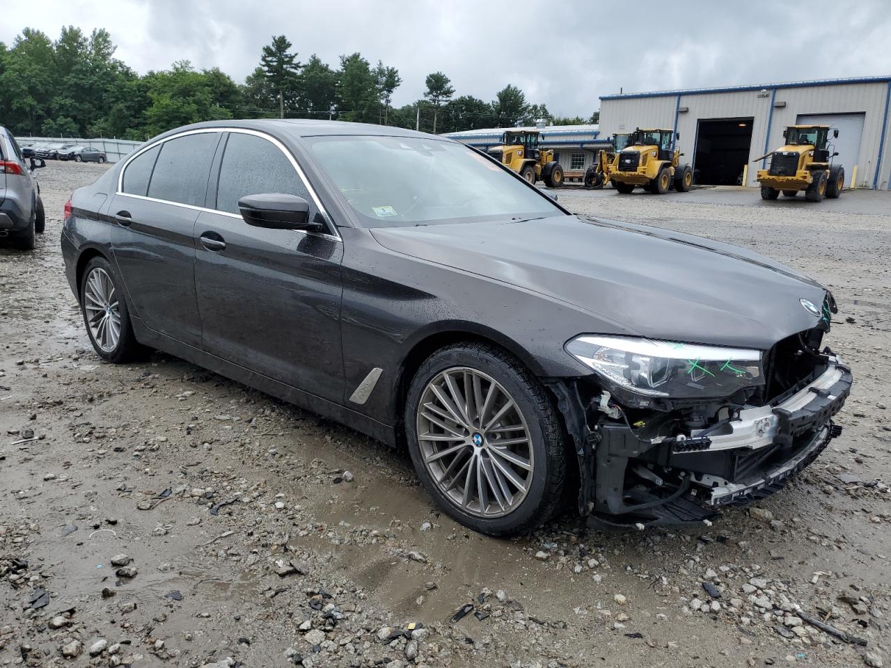 WBAJA7C59KG912408 2019 BMW 530 Xi