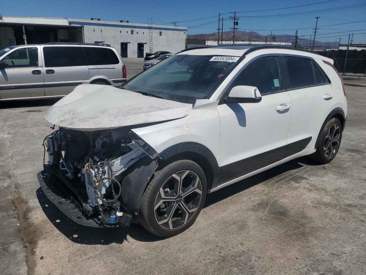 KNDCR3LE3P5058077 2023 KIA NIRO - Image 1