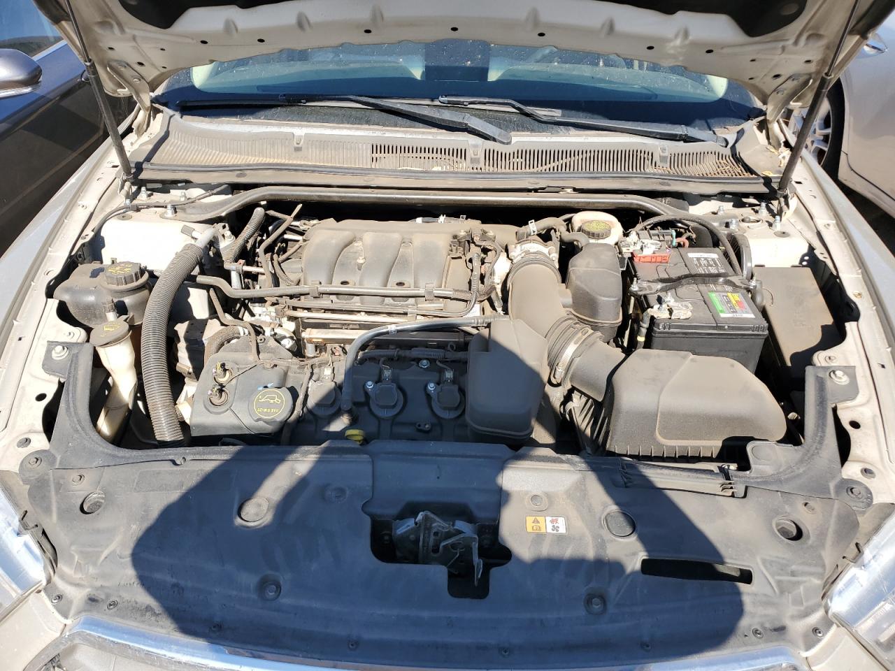 1FAHP2D81JG135982 2018 Ford Taurus Se