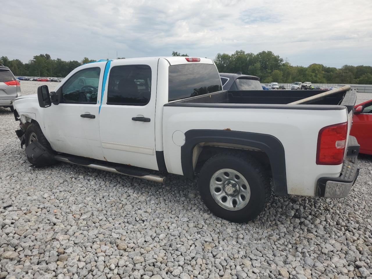 2009 Chevrolet Silverado - Image 2