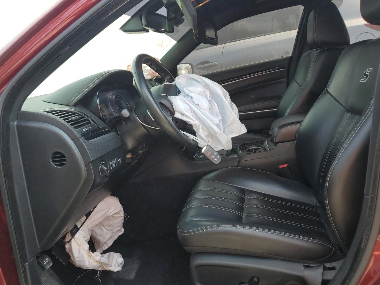 2019 Chrysler 300 S VIN: 2C3CCABG8KH682715 Lot: 61244024