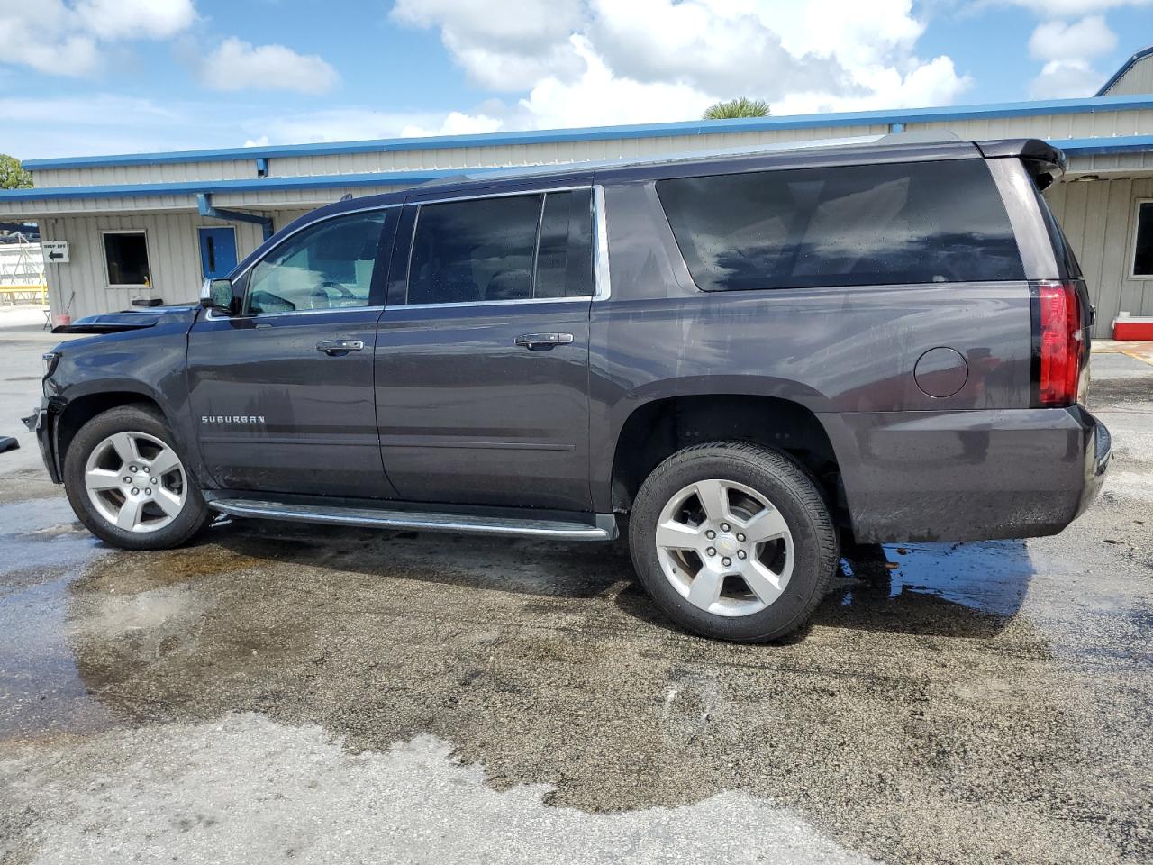 1GNSCJKC9JR168124 2018 Chevrolet Suburban C1500 Premier